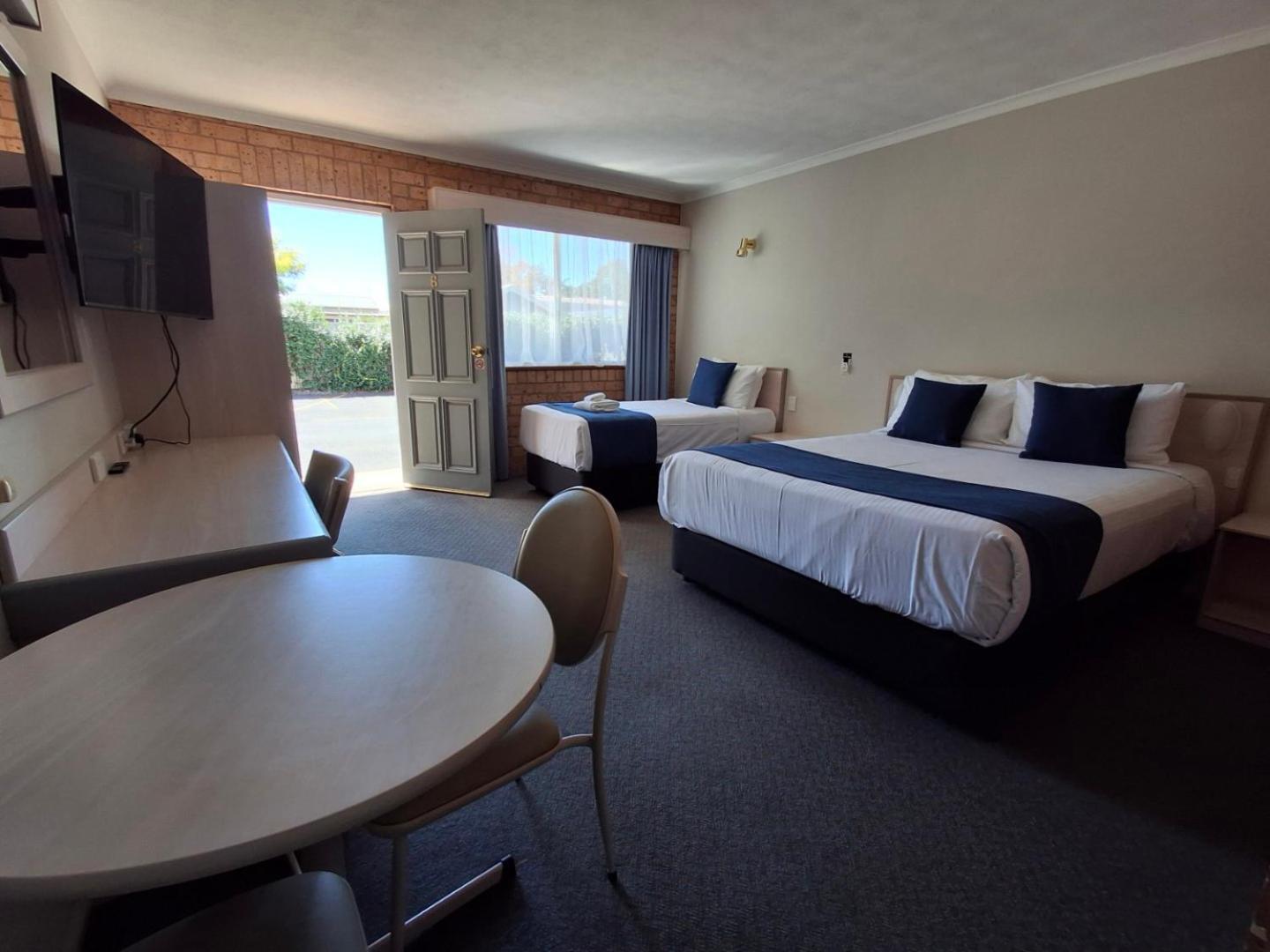 Blue Diamond Motor Motel 3*