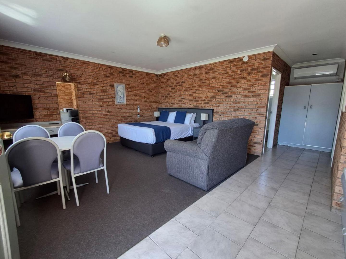 Blue Diamond Motor Motel