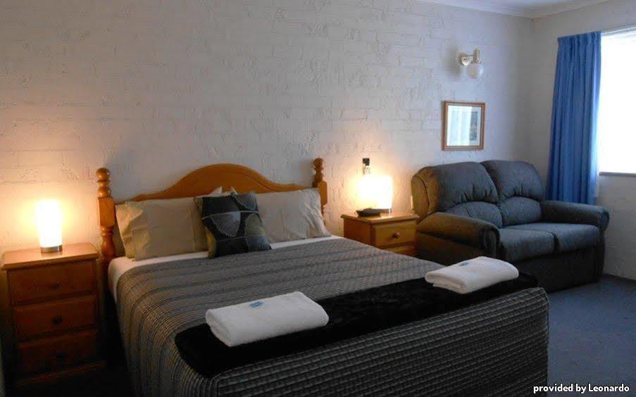 Blue Diamond Motor Motel